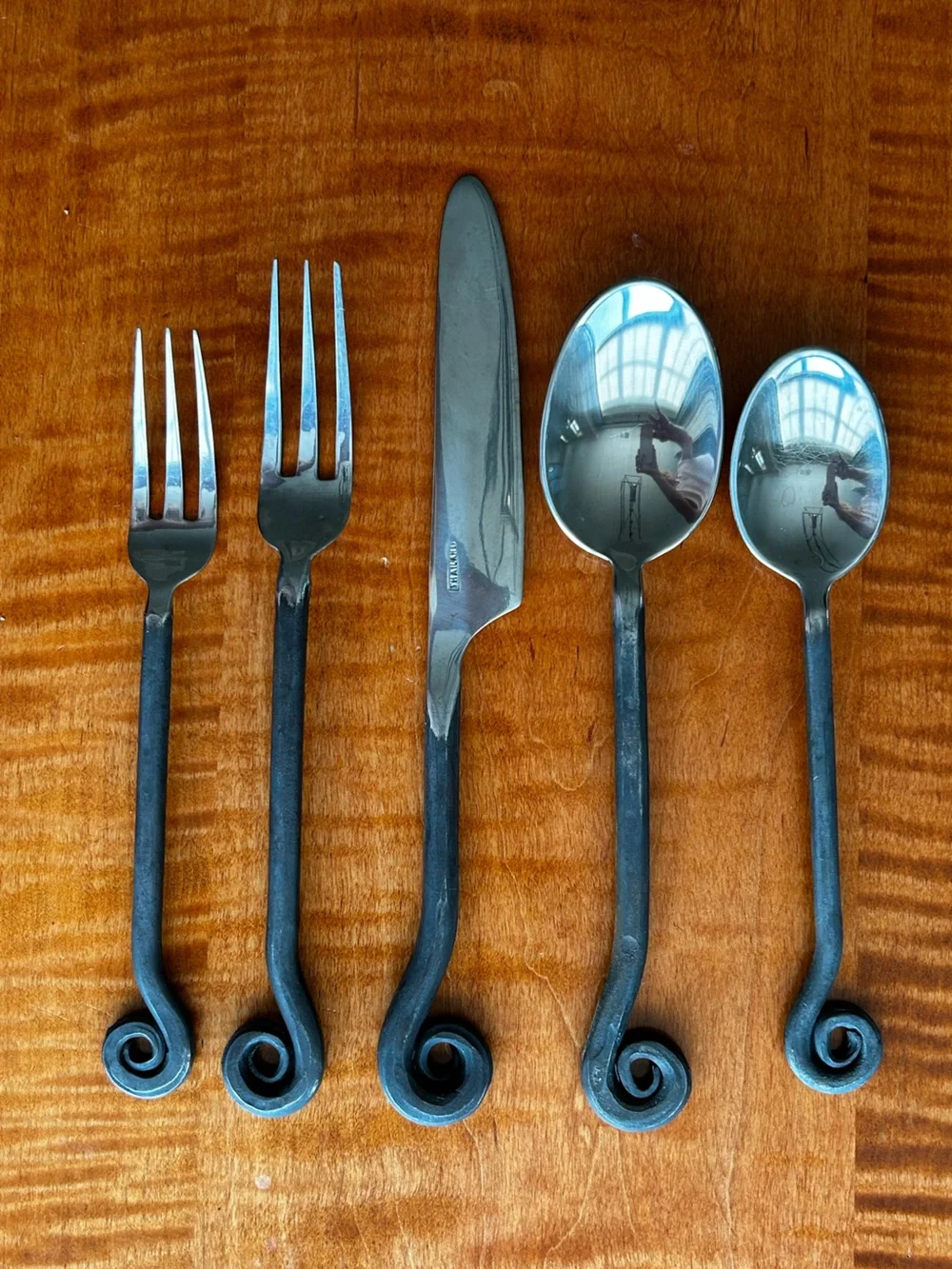 40 piece Pottery Barn Disc. Fiddle Head Flatware Set - Black/ Stainless